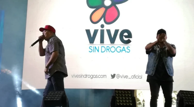Mr. Fark y Saga, conductores del evento