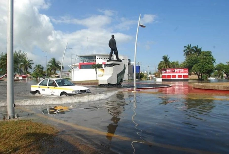 Fueron declarados en emergencia 5 municipios de Quintana Roo, por las fuertes lluvias en el lugar