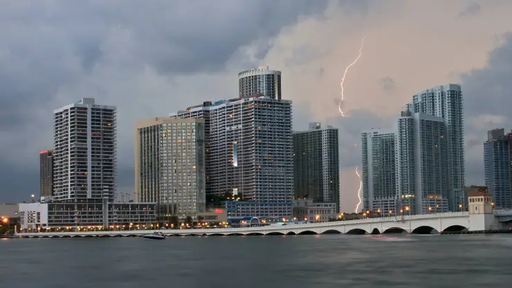 La temporada de lluvias está actualmente presente en Florida y Miami es una ciudad que suele ser en donde más se hace notar. Pero, ¿hasta cuándo?