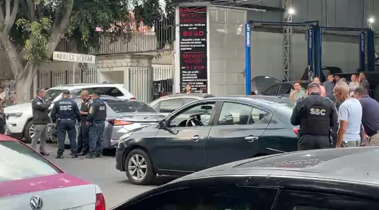 Balacera en Azcapotzalco deja dos hombres heridos: uno es extranjero.