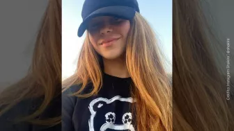 Shakira selfie (8).jpg