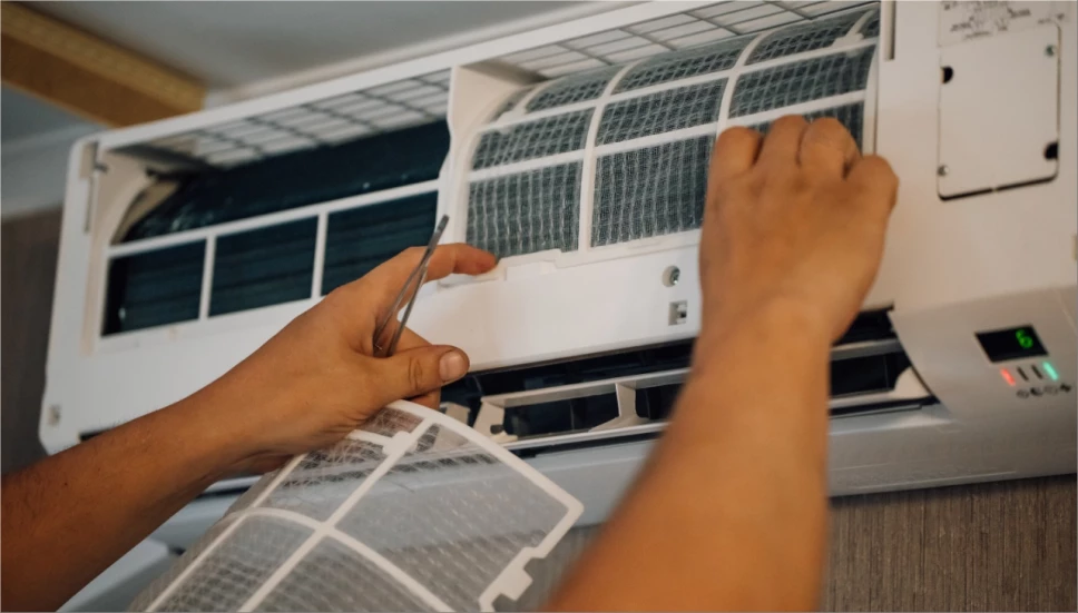 Cuál es la peligrosa bacteria que se esconde en el aire acondicionado de tu casa