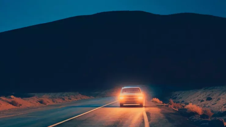 Relato desde Somerton: testigo asegura haber visto a tres almas en pena en plena carretera del desierto