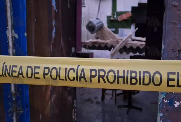 ÚLTIMA HORA_ Se derrumba techo de un bar en el centro de Mérida por las lluvias