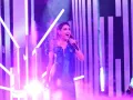Después de la actuación de Mar Lara, Edith Evans subió al escenario para deleitarnos con el tema “La misma gran señora”. En el Sexto Concierto de La Academia 2024, Edith ofreció una interpretación apasionada de esta canción de la diva de la banda, mostrando su dedicación y entrega al máximo.
Su actuación sorprendió a todos y dejó una impresión duradera en el público. Nuestra bellísima Chiquis opinó que Edith hizo una presentación impresionante, elogiando su capacidad para transmitir la emoción y el poder de la canción.