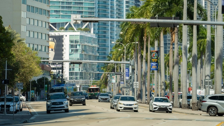 Coches por las calles de Miami, Florida
