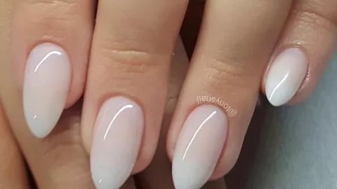 39 diseños de uñas que puedes usar en rubber y se verán elegantes: en cuadradas o almendradas