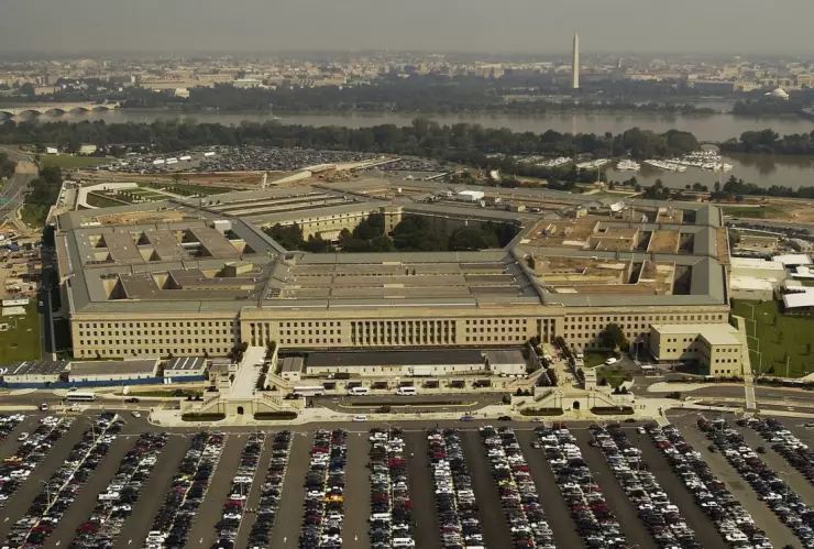 Pentágono dice que hay una nave nodriza extraterrestre en nuestro sistema solar