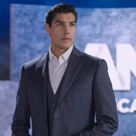 Quién es Juan Manuel Jiménez conductor de Hechos Domingo