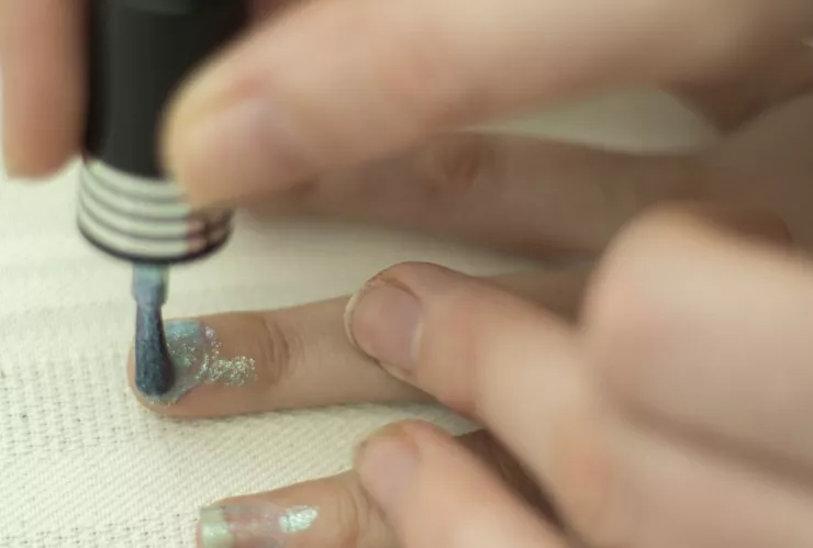 El truco para eliminar las uñas gruesas