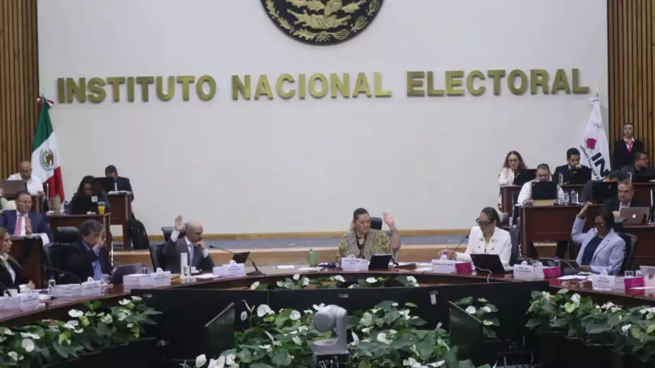 Sesión INE.