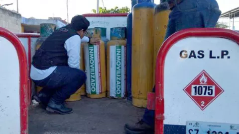 Gaseros son obligados a vender Gas LP robado en Hidalgo