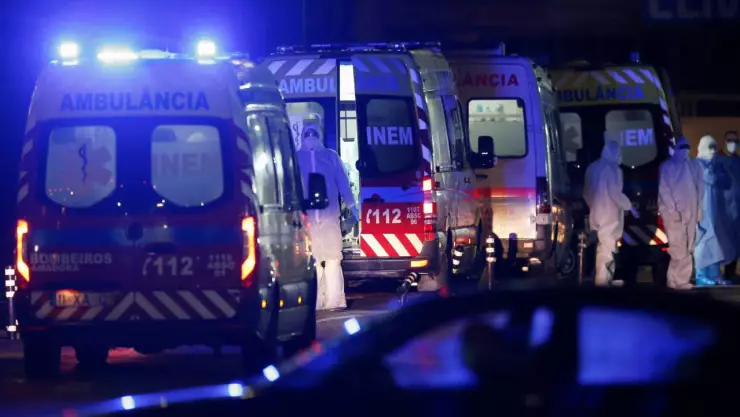 portugal covid 19 ambulancias.jpg