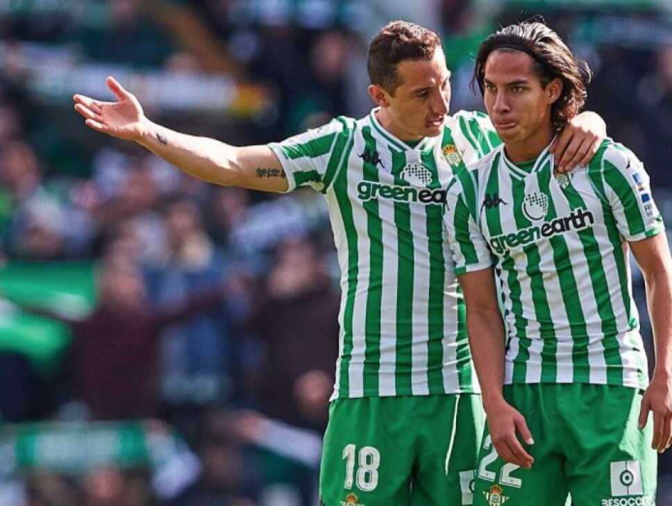 Andrés Guardado y Diego Lainez
