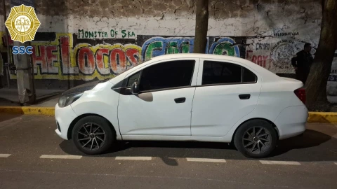 Vehiculo de presuntos homicidas en Coyoacán