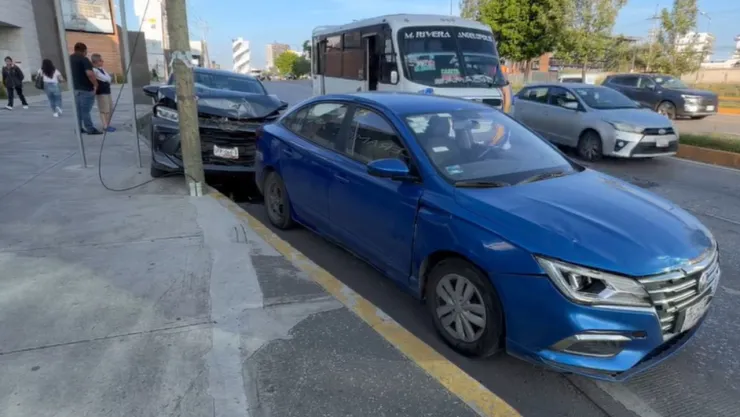 Accidente deja tráfico sobre la Vía Atlixcáyotl en Puebla hoy: Caos rumbo a Angelópolis