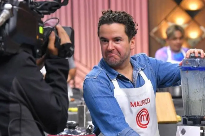 Mauricio licuando.jpg
