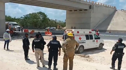 Vehículo cayó 10 metros de un puente en Yucatán, FOTO
