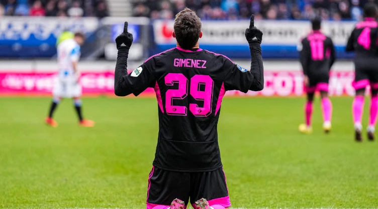 Santiago Giménez, delantero del Feyenoord