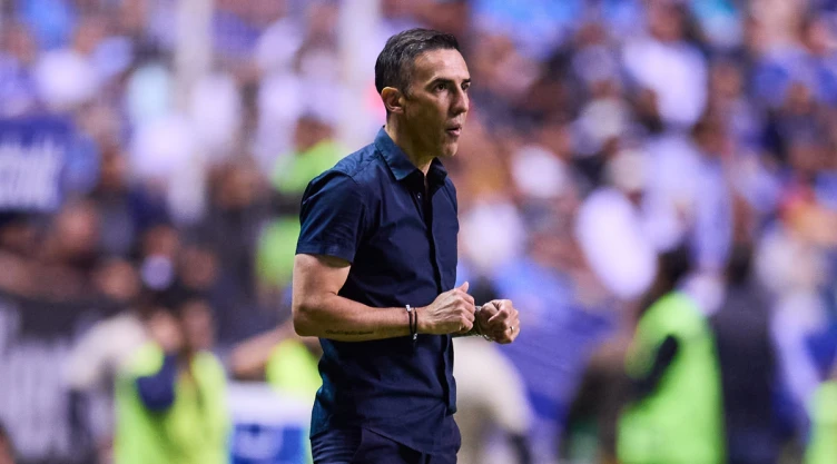 Vicente Sánchez, técnico de Cruz Azul