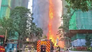 ¡Última hora! FUERTE INCENDIO en zona residencial deja 13 MUERTOS; hay 1 bombero fallecido, hoy 26 de noviembre (IMÁGENES SENSIBLES).jpg