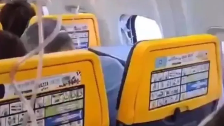 Ventana de avión se rompe en pleno vuelo