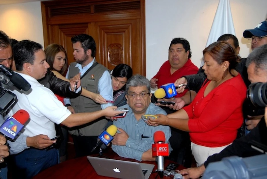 José Gerardo Villarreal Ríos, informó a los medios su decisión