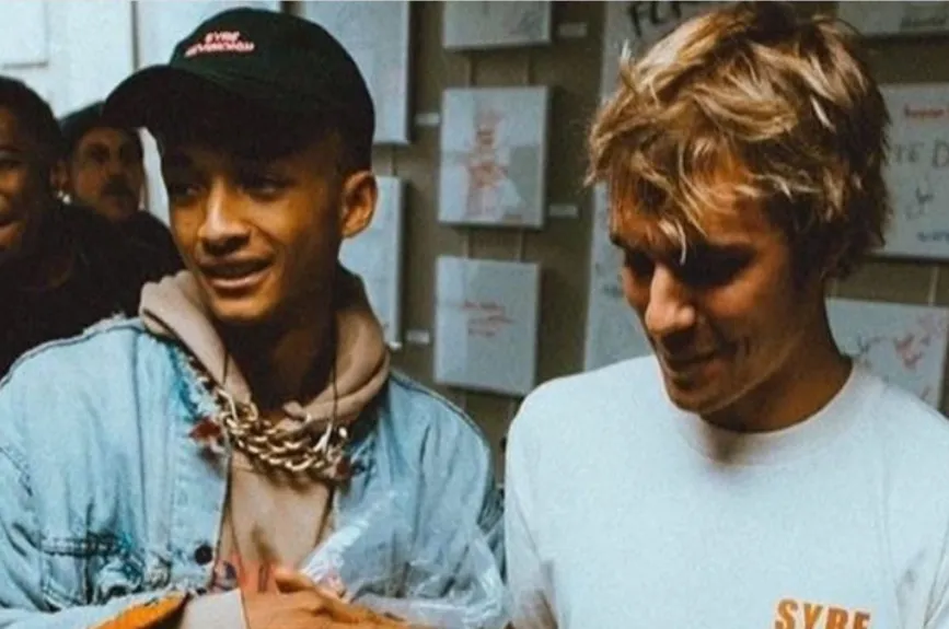 Jaden y Justin se besan (3).jpg