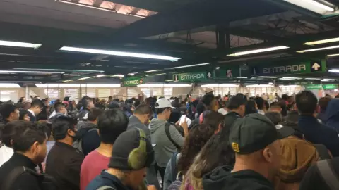 L&iacute;nea 8 del Metro CDMX hoy 24 de mayo de 2023