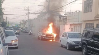 Camioneta se incendia en Irapuato