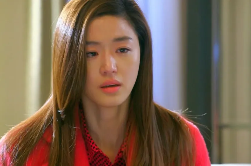 El amor renace en la mirada de Min-joon, en su piel irritada por guardar ese calor; y en Song-yi nace la esperanza de no ser la dueña de su destino, sino la epífana que lo despierta.