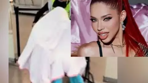 Yeri Mua desata preocupación tras reaparecer en silla de ruedas; ¿Qué le pasó?