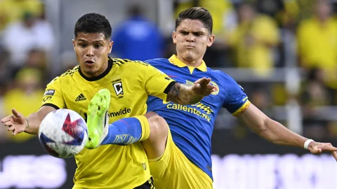 Cucho Hernández ante el América