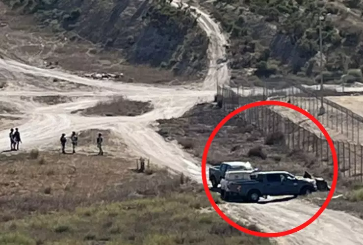 Dejan como basura el cadáver de una mujer en camino vecinal en Tijuana.