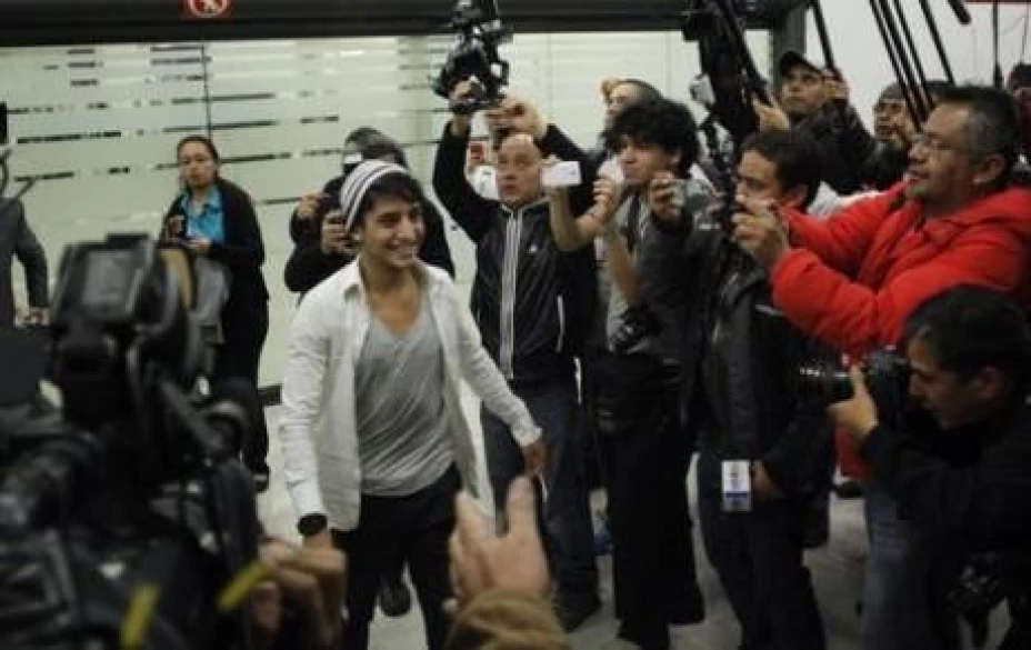 Adan Cortés llega a México tras protestar en Noruega