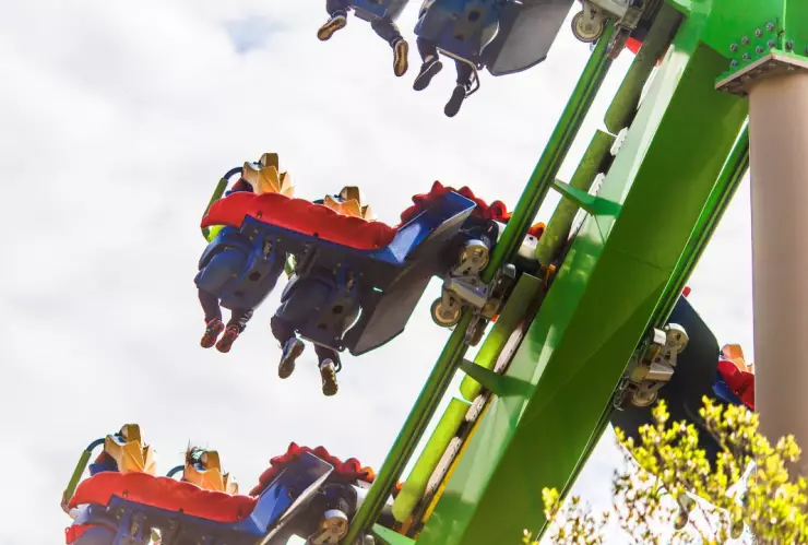 Accidente en montaña rusa en España