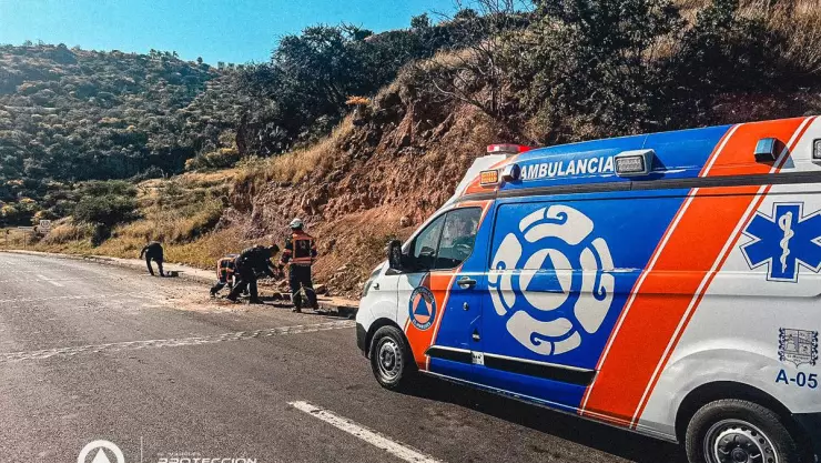 Desgaje de rocas en la carretera estatal 200, El Marqués, Querétaro