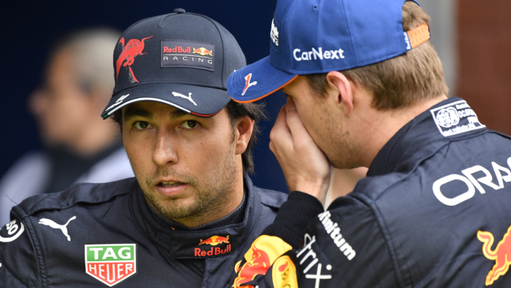 Checo Pérez junto a Max Verstappen en el GP de Bélgica