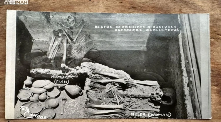 Día-de-Muertos-abren-al-publico-el-enigmático-altar-de-los-cráneos-esculpidos-en-Cholula