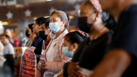 Personas realizando una manifestación en CDMX