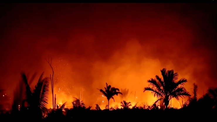 Perú en llamas_ el clamor por el fin de la quema de pastizales, un eco de la crisis en Latinoamérica.jpg