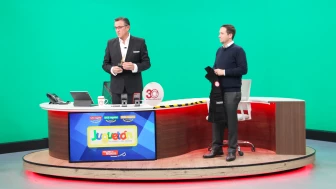 Benjamín Salinas entregó un especial reconocimiento a Jorge Garralda por estos 30 años de A Quien Corresponda