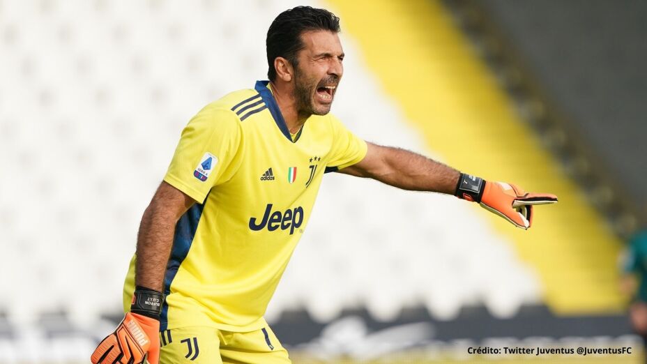 10 Gianluigi Buffon.jpg