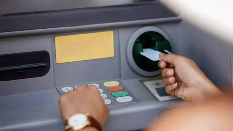 ¿Abrirán los bancos?