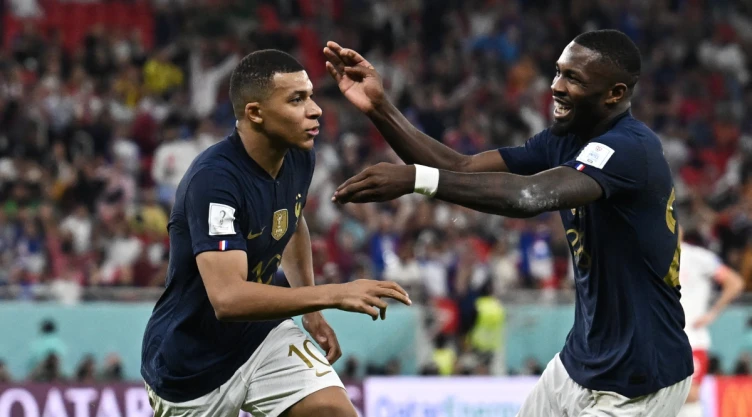 Mbappé celebra gol de Francia