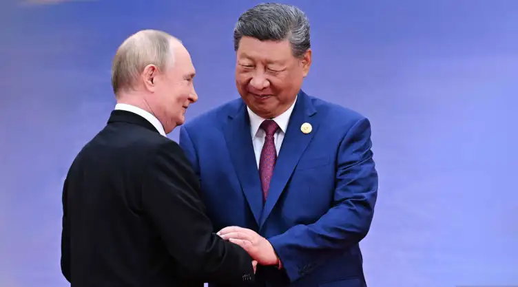 Vladímir Putin y Xi Jinping en Beijing, China.