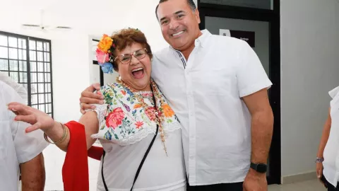 Inauguran aula de capacitación para personas de la tercera edad en Mérida