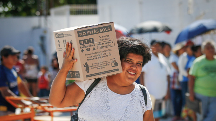 Entregan en Cancún y Chetumal Programa Alimentario