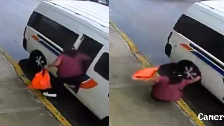 Mujer sale volando de combi en Puebla
