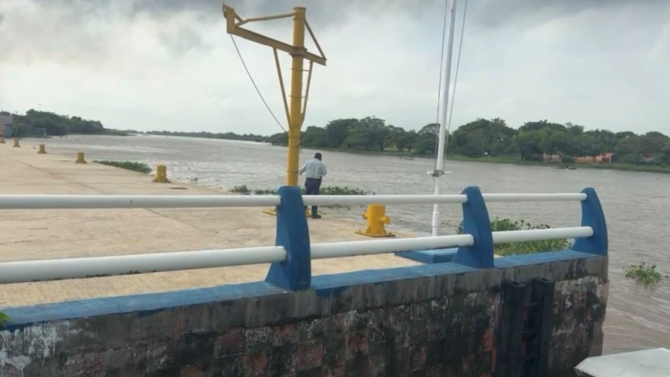 Encuentran a hombre en río Coatzacoalcos